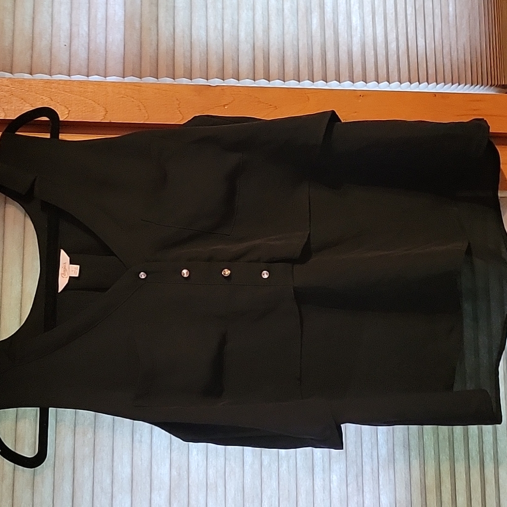 Sleeveless blouse